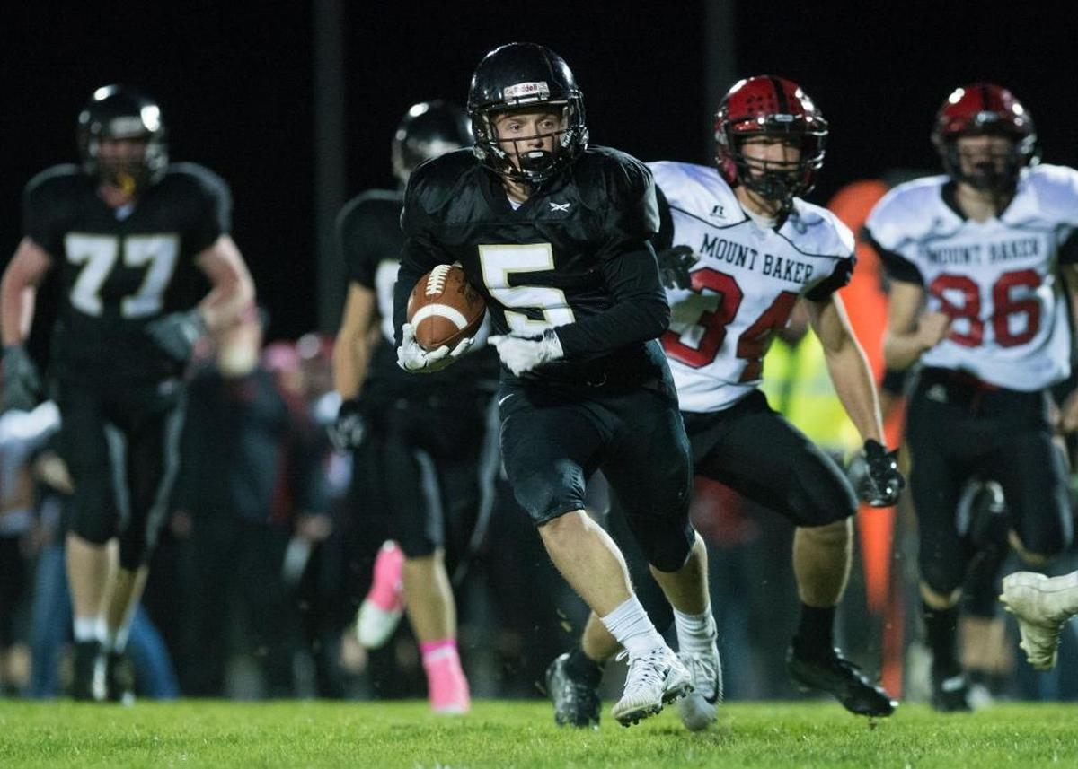 Meridian’s Cole Roberts runs for a 25-yard touchdown against Mount Baker Oct. 6.