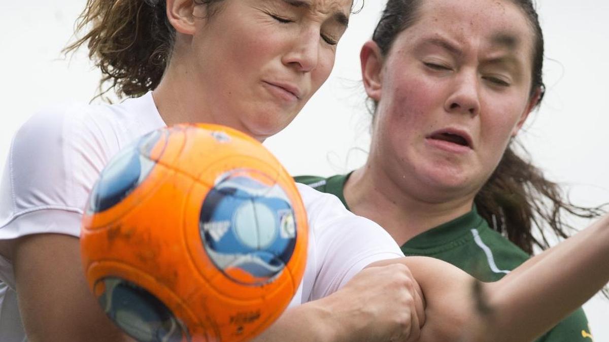 Meridian’s Ryley Zapien, left, and Sehome’s Mia Neil battle for control of the ball during an Oct. 18 game.