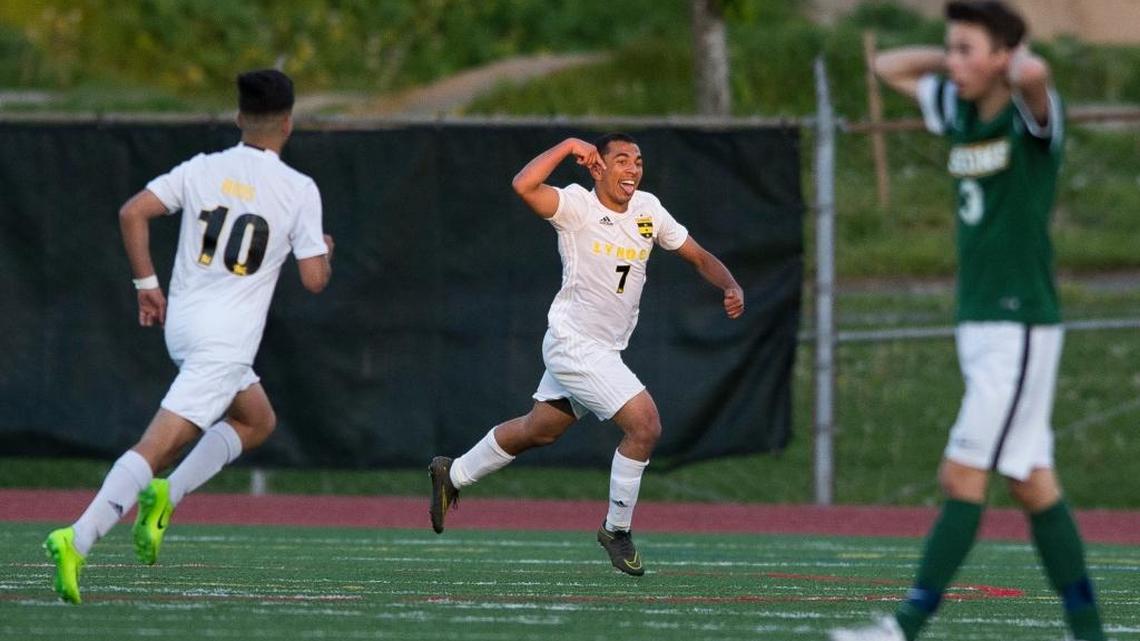 Lynden scores dramatic win over Sehome