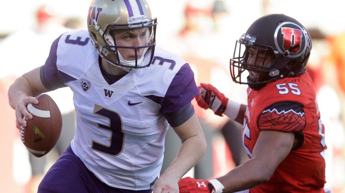 Utah linebacker Kavika Luafatasaga (55) pressures Washington quarterback Jake Browning (3) on Saturday, Oct. 29, 2016, in Salt Lake City. Washington won 31-24.