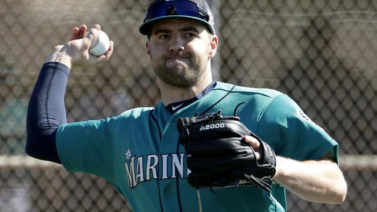 The competition between Natahan Karns and James Paxton for the final rotation spot will likely to last into the final days of spring training.