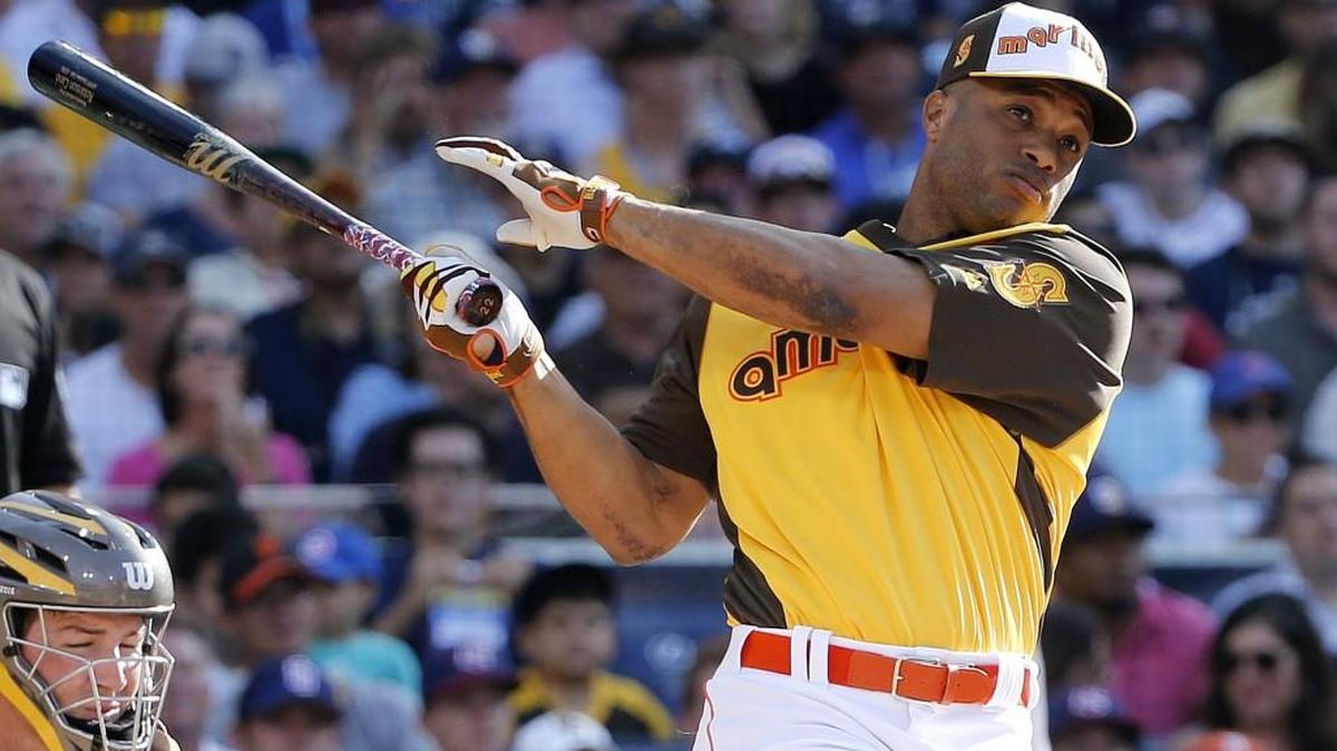 Robinson Cano hits during the MLB baseball All-Star Home Run Derby, Monday, July 11, 2016, in San Diego.