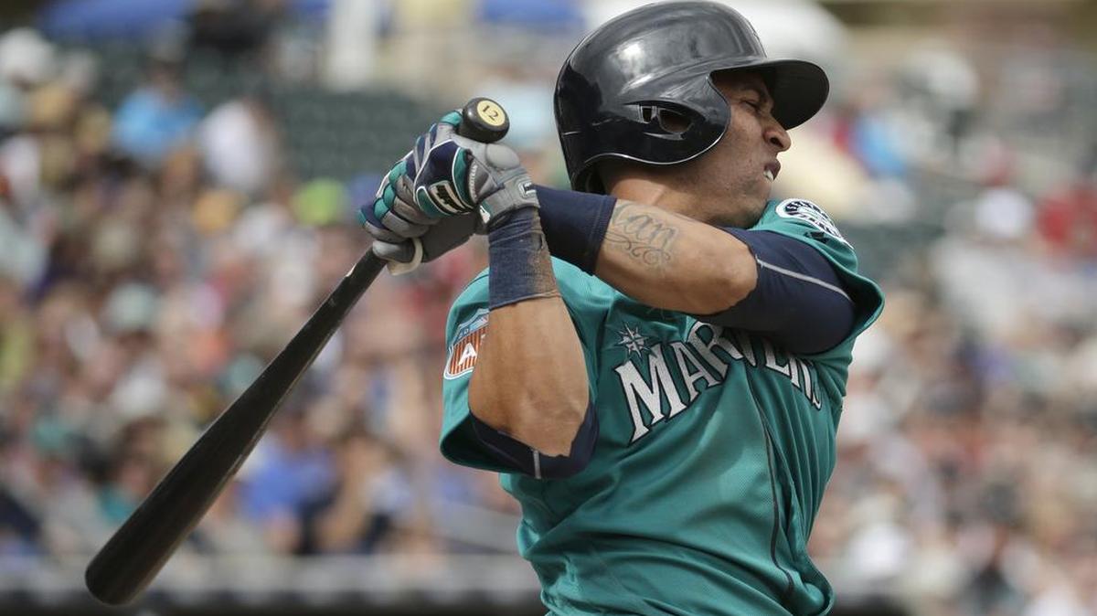 Mariners center fielder Leonys Martin hopes to have the opportunity some day to play in front of Cuban fans.