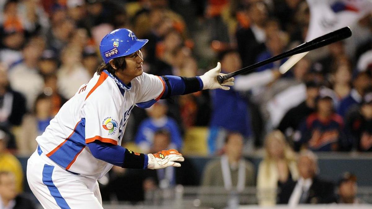 Korean first baseman Dae-Ho Lee agreed to a minor-league deal with the Mariners earlier this month because he saw it as his best opportunity to play in the big leagues.