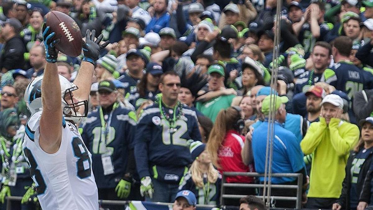 
Panthers tight end Greg Olsen torrments a bummed crowd of Seahawks fans after catching a game-winning touchdown pass. Photo taken at CenturyLink Field in Seattle on Sunday, Oct. 18, 2015.
