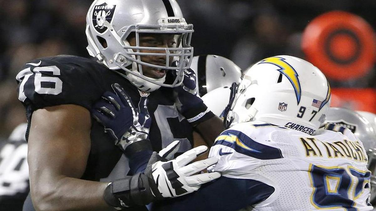 Oakland Raiders offensive lineman J’Marcus Webb (76) signed a two-year deal Tuesday with the Seahawks worth $6.5 million and $2.5 million guaranteed.