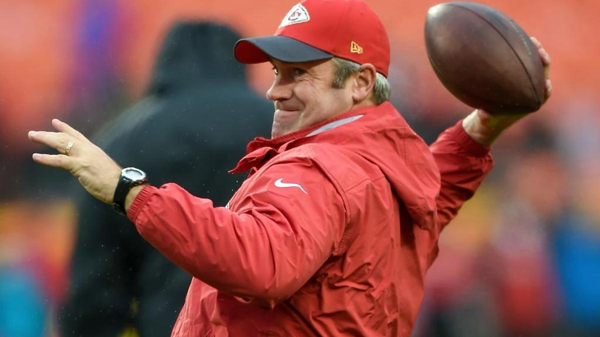 Kansas City Chiefs offensive coordinator Doug Pederson throws before a game against the Buffalo Bills on Nov. 29, 2015, at Arrowhead Stadium in Kansas City, Mo. Pederson is expected to be named as the next head coach of the Philadelphia Eagles.