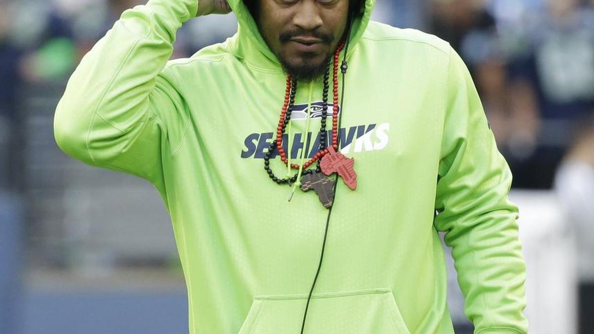 
Seahawks running back Marshawn Lynch did not travel with the team to Cincinnati on Friday and will miss his second consecutive game. It is just the third game in five seasons Lynch will miss.
