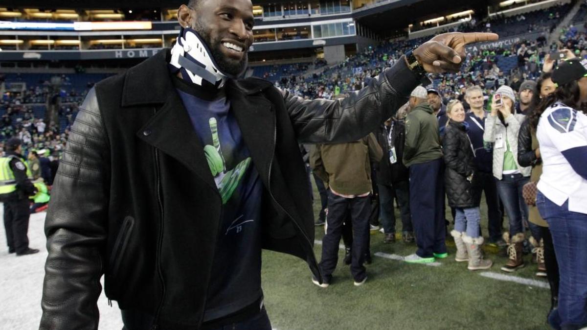 Injured Seattle Seahawks wide receiver Ricardo Lockette wears a neck brace as he arrives at CenturyLink Field before an an NFL football game against the Arizona Cardinals, Sunday, Nov. 15, 2015, in Seattle.
