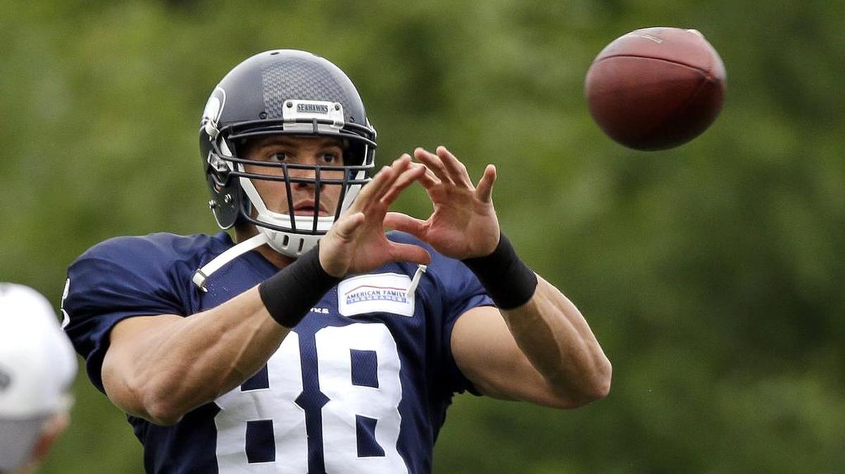 
New Seahawks tight end Jimmy Graham is already clicking with his teammates, including “Bash Brother” Luke Willson.
