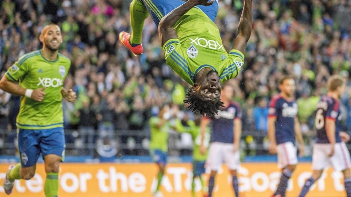 Seattle working on 4-3-3 formation